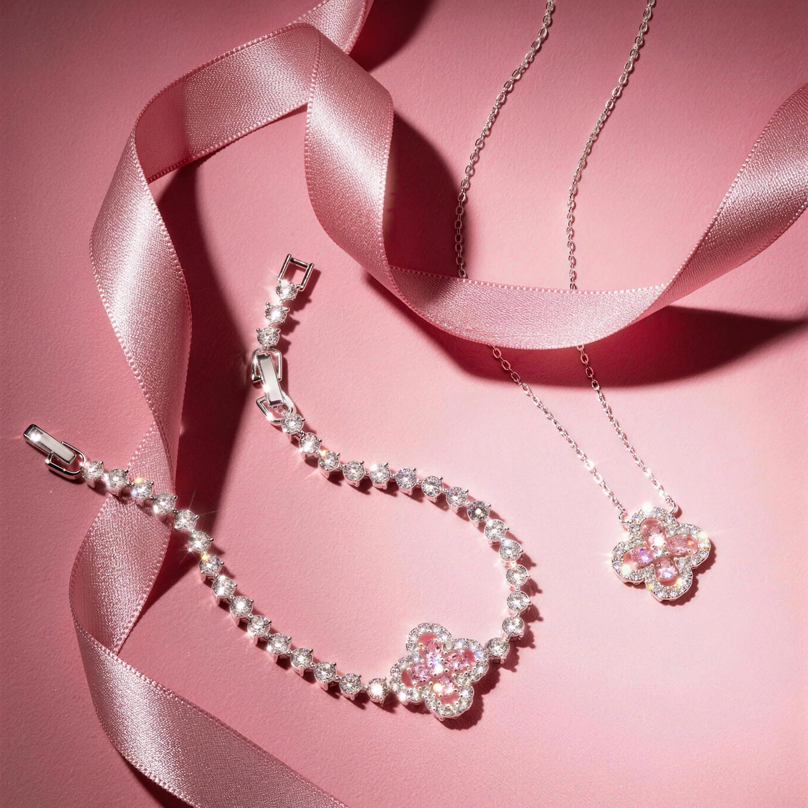 Fleur Quadrifoglio Gem Chain Bracelet in White Gold Plated Finish - Image 5