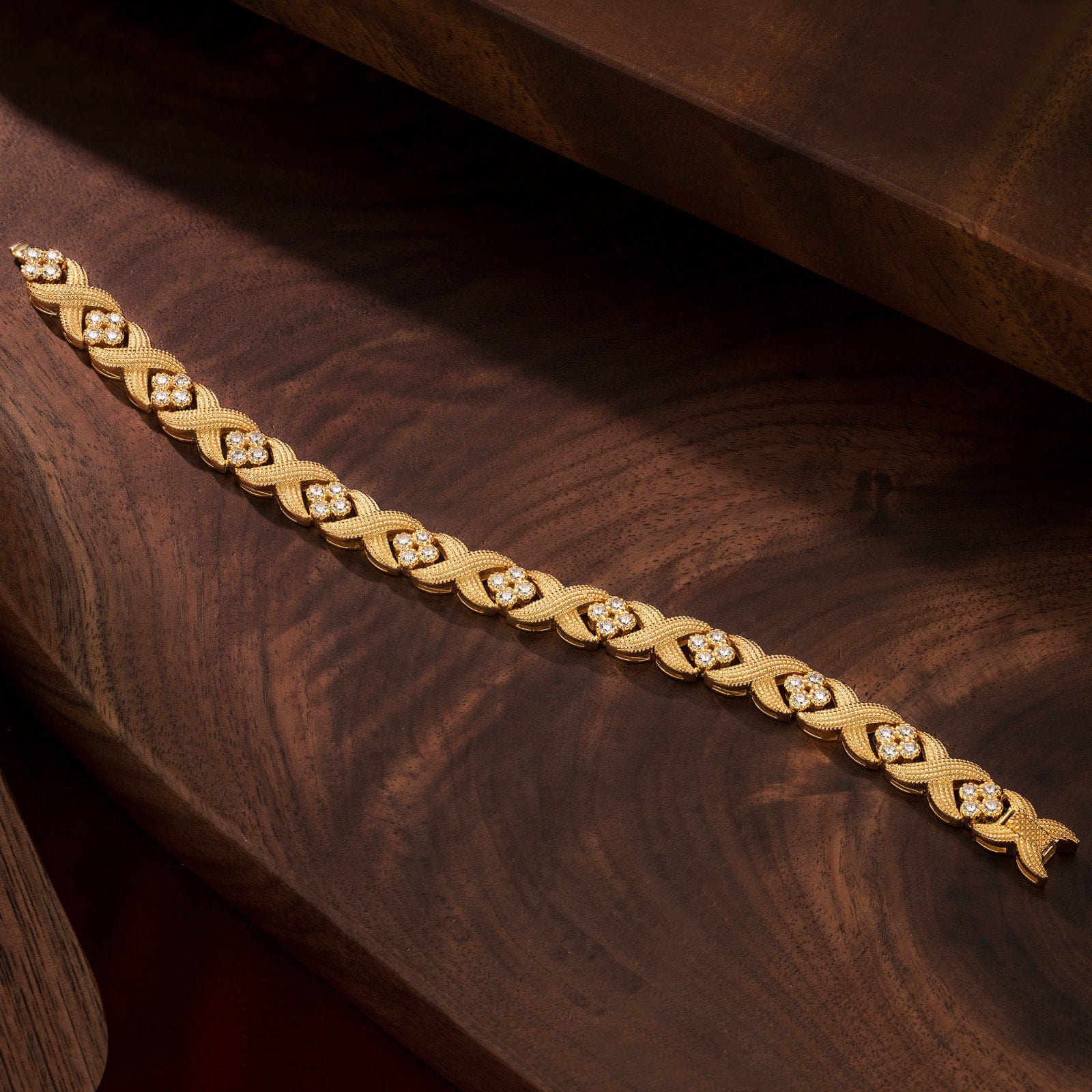 Snowy Clover Tarnish-resistant Silver Bracelet In 14K Gold Plated - Image 3