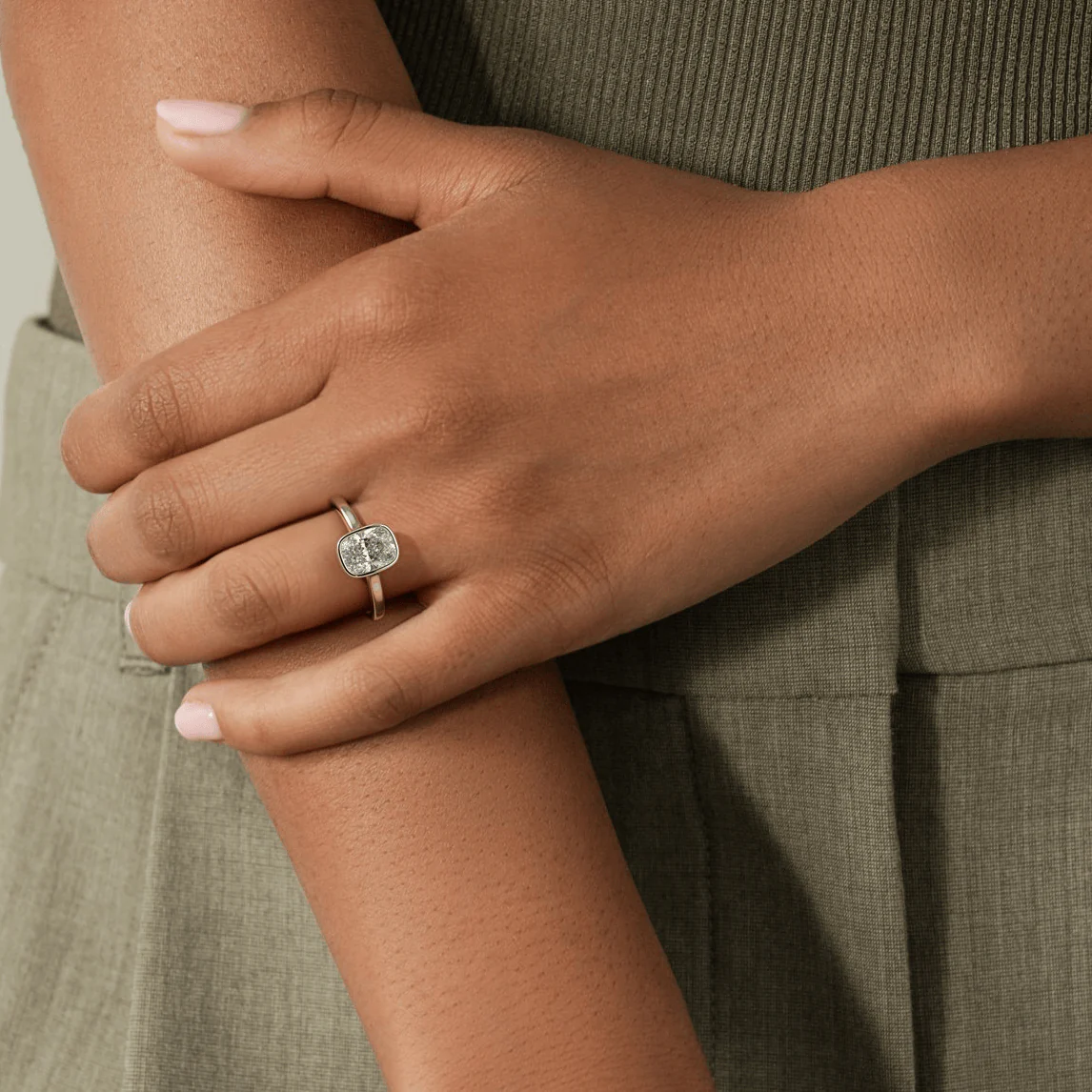 2ct Elongated Cushion Lab-Grown Diamond Ring with Bezel Setting Cathedral Setting Tarnish-resistant Silver In 14K Gold Plated (Includes IGI Certification from International Gemological Institute) - Image 6