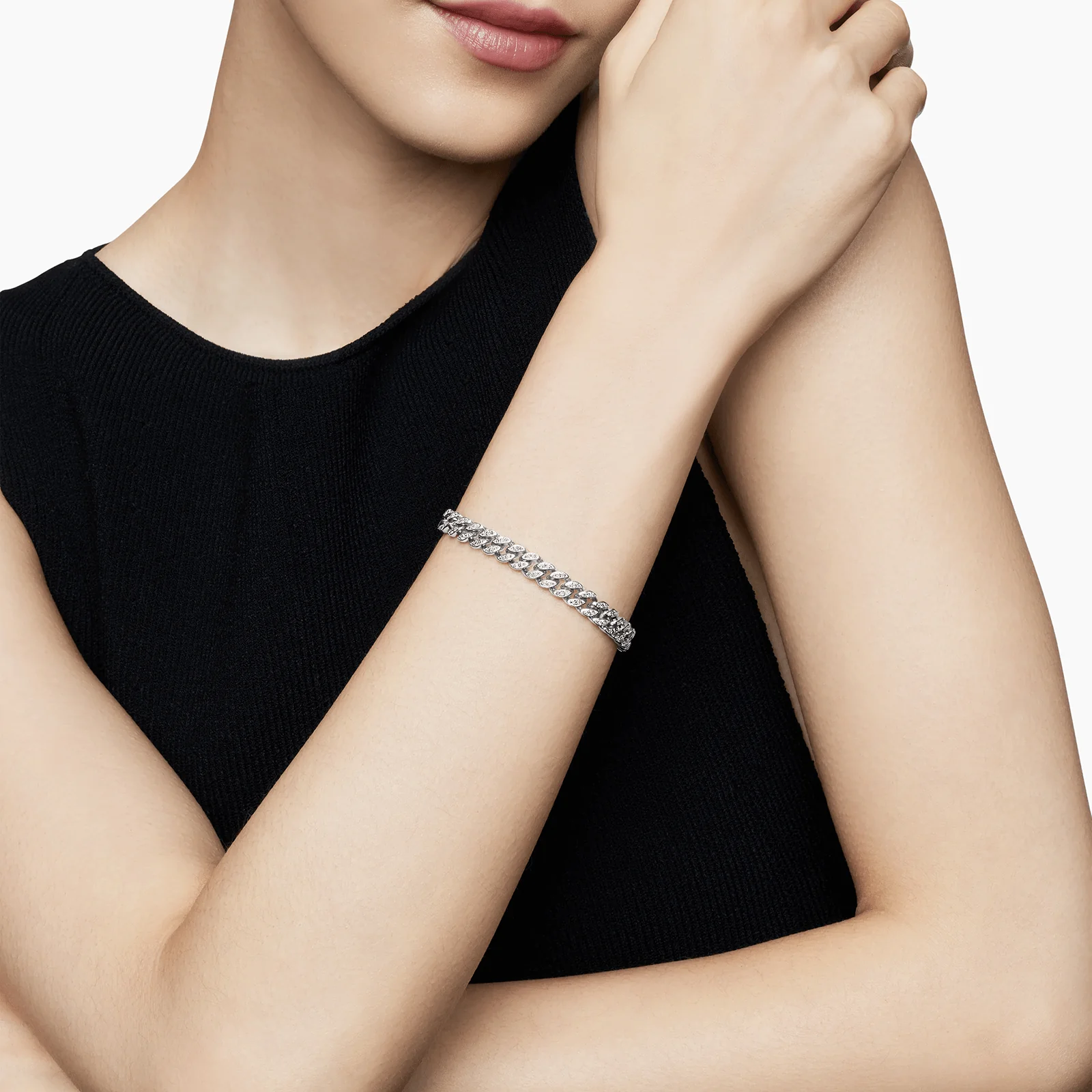 Tarnish-resistant Silver Cuban Link Bracelet In White Gold Plated - Image 9